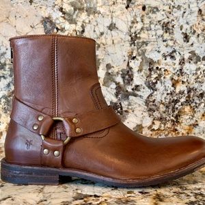 Frye Sam harness boots.